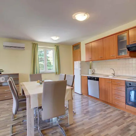 Jerman Iii דירה איזולה